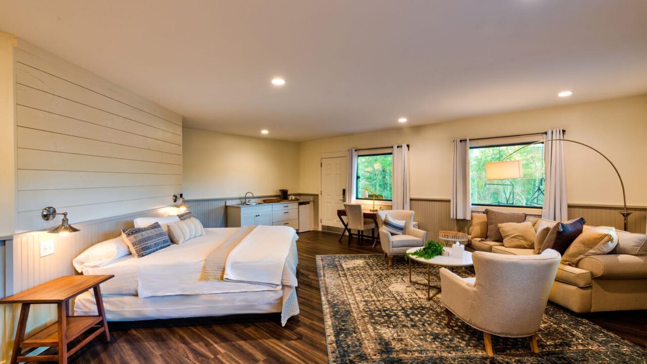 camp_woodlands_room2