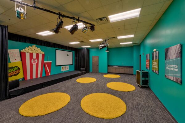 2_lake_oconee_church_kids_stage